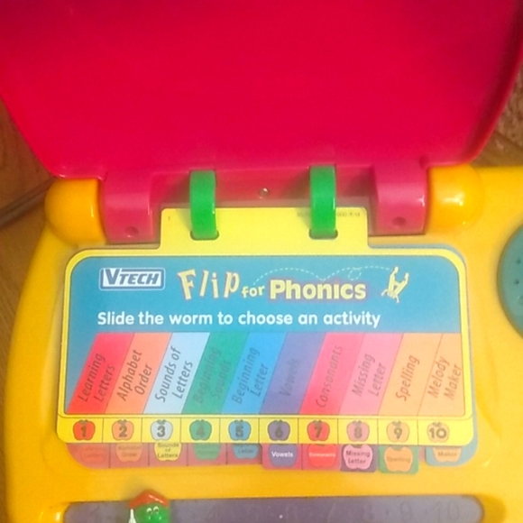 VTech Flip For Phonics Electronic Learning Board - Picture 2 of 5